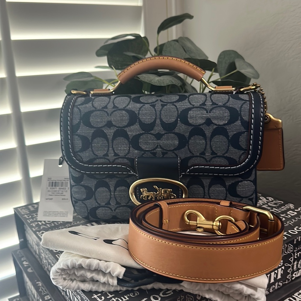 RARE NWT Coach signature chambray Riley 22